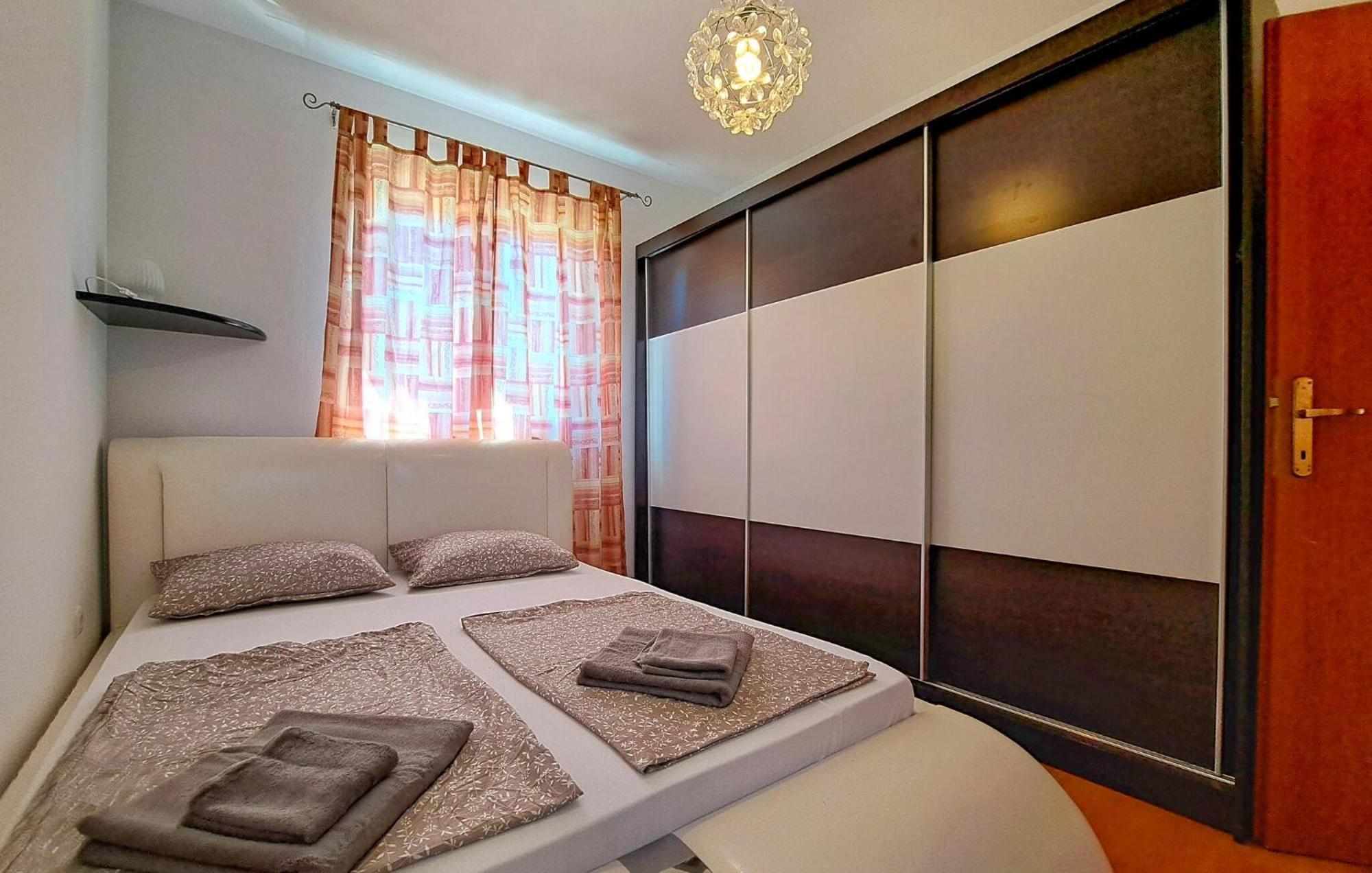 Vikendica Pet Friendly In With Kitchen *
